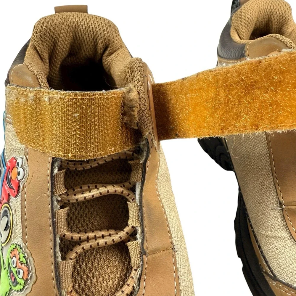 Vintage Sesame street Light Up Shoes 10 Y2K Elmo & Friends Sneakers Hiking Boots